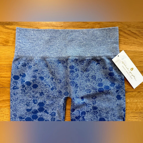 NWT Spiritual Gangster Blue Textured Leggings XS/S - Picture 3 of 7